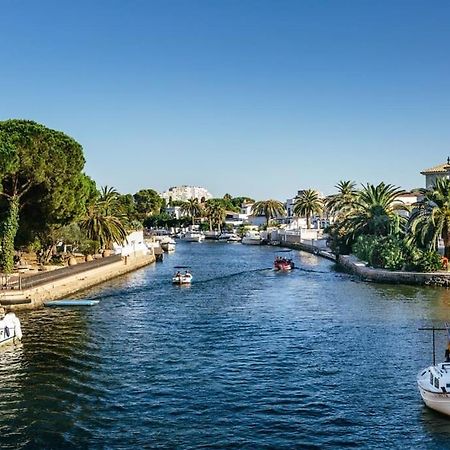 Lindo Apartamento Con Vistas Al Puerto Mistral Empuriabrava Exterior photo